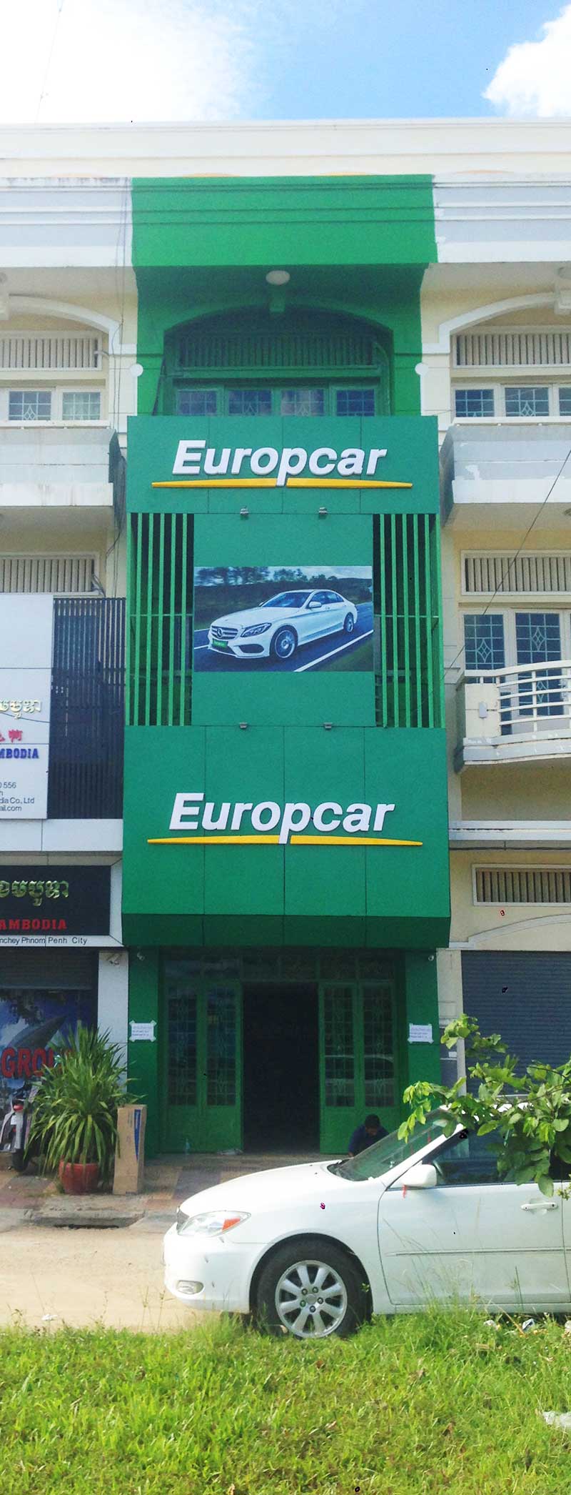 branded-sign-europ-car-by-capital-arts-design (2)